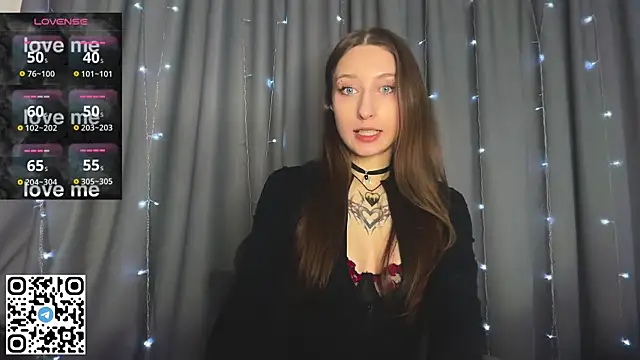 Snapshot of Emma_Willson chatting on 26, 4, 2026 Emma Willson online show from 26, 4, 2026