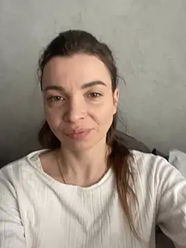 Luna2547 online show from 5, 3, 2026