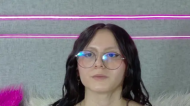 Naomimolie online show from 15, 7, 2026