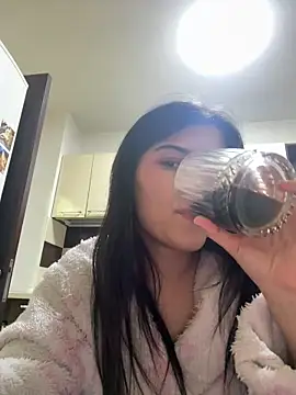 Snapshot of MistressMollyx chatting on 2, 3, 2026 MistressMollyx online show from 2, 3, 2026