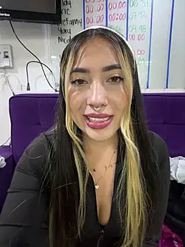 Snapshot of ManuelaVeeleez chatting on 22, 5, 2026 ManuelaVeeleez online show from 22, 5, 2026