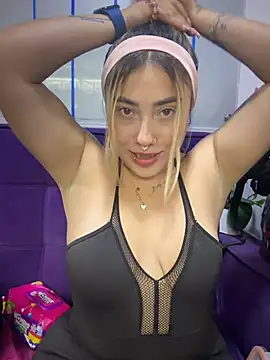 Snapshot of ManuelaVeeleez chatting on 28, 5, 2026 ManuelaVeeleez online show from 28, 5, 2026