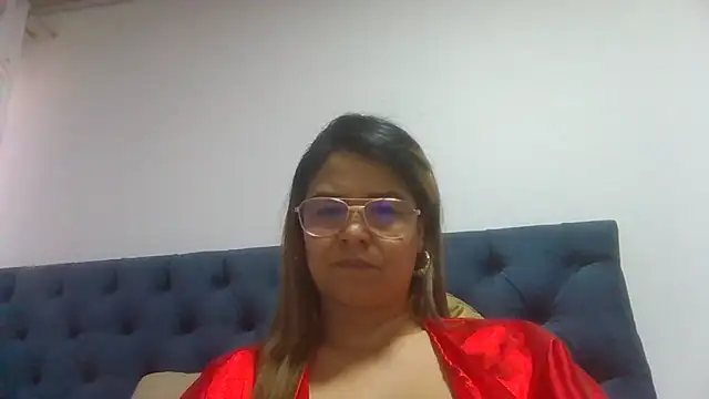 Jiwon Han online show from 7, 4, 2026