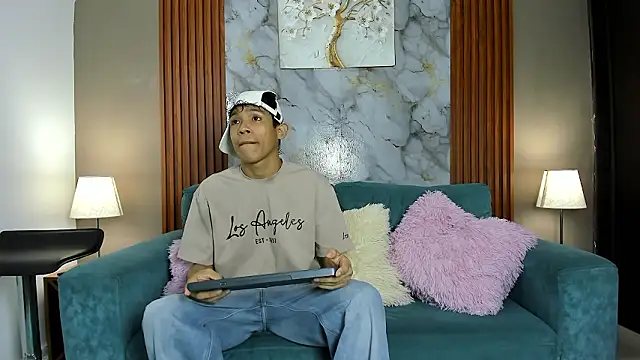 SKINNY BOYXXX online show from 7, 3, 2026