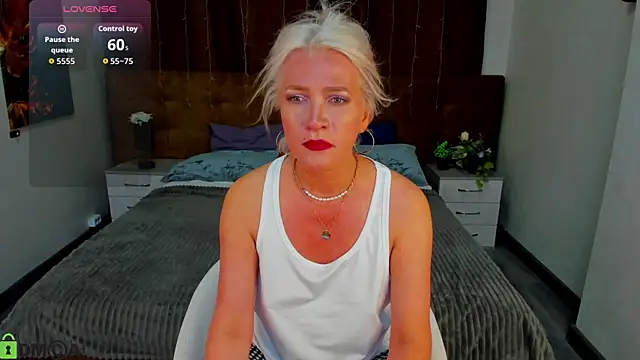 Snapshot of Ledi_Luna chatting on 28, 4, 2026 Ledi Luna online show from 28, 4, 2026
