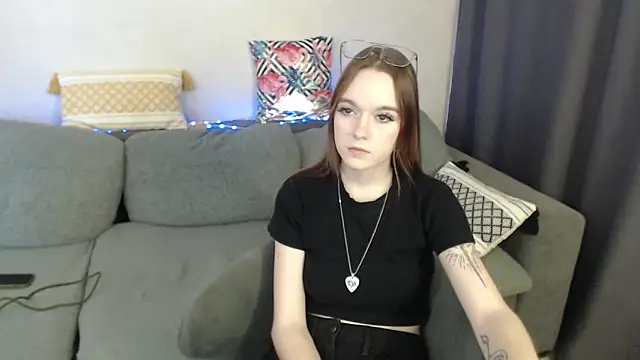 SunyLily online show from 13, 4, 2026