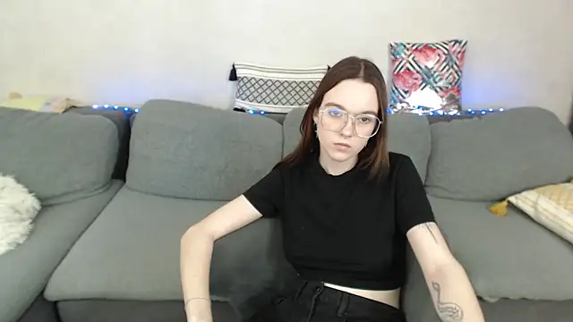 SunyLily online show from 24, 4, 2026