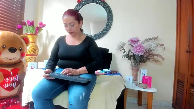 Maye Milf  online show from 25, 3, 2026