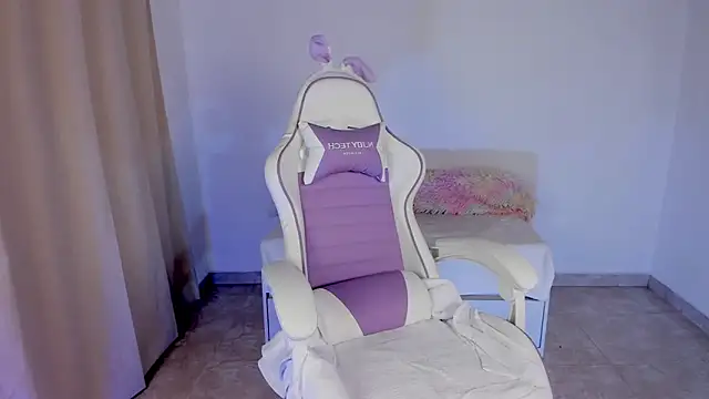 Snapshot of heeyy_kitty chatting on 28, 3, 2026 heeyy kitty online show from 28, 3, 2026