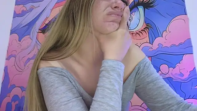 Caroline hernandes online show from 24, 7, 2026
