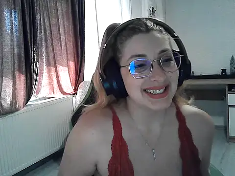 RyonaRyaa online show from 6, 4, 2026