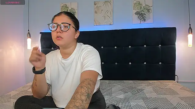 violeta steele online show from 23, 4, 2026