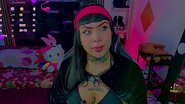 Snapshot of LauriInk1 chatting on 19, 6, 2026 LauriInk1 online show from 19, 6, 2026