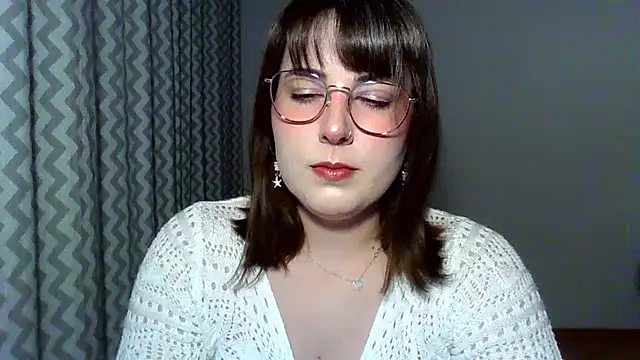 Snapshot of ClaraHard chatting on 6, 7, 2026 ClaraHard online show from 6, 7, 2026