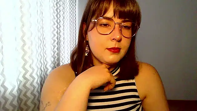 Snapshot of ClaraHard chatting on 7, 7, 2026 ClaraHard online show from 7, 7, 2026
