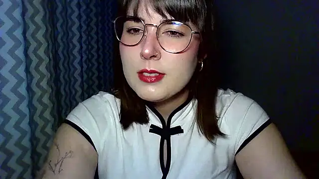 Snapshot of ClaraHard chatting on 8, 7, 2026 ClaraHard online show from 8, 7, 2026