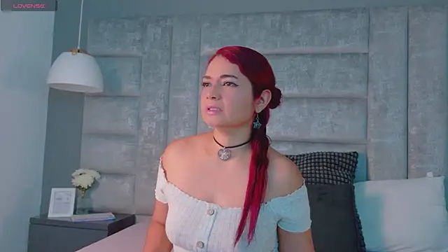 PaulaVegaa online show from 15, 4, 2026