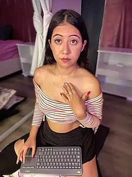 Lunaliaa  online show from 12, 3, 2026