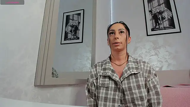 ZeynepX online show from 7, 4, 2026