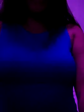 MidnightVelvet23 online show from 5, 3, 2026