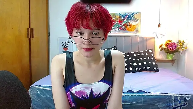 Snapshot of sirennmoonnn_ chatting on 4, 3, 2026 sirennmoonnn online show from 4, 3, 2026