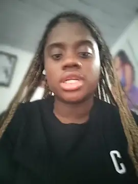 YourLiaa  online show from 6, 3, 2026