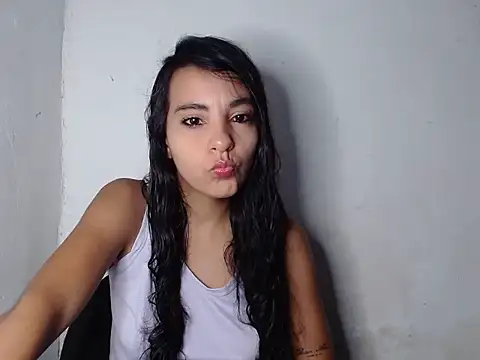 Snapshot of bombom_20 chatting on 11, 4, 2026 bombom 20 online show from 11, 4, 2026