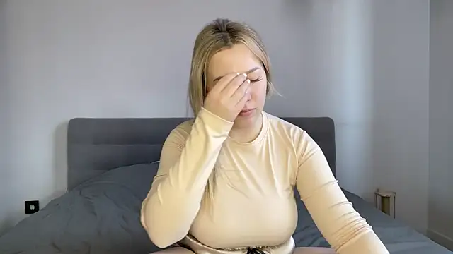 alyrasun online show from 10, 4, 2026