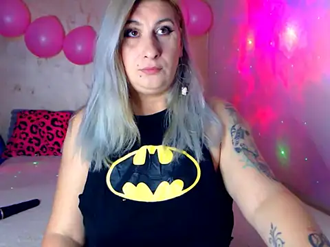 Snapshot of LilLux chatting on 15, 5, 2026 LilLux online show from 15, 5, 2026