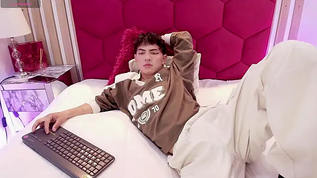 Cristopher Wild online show from 25, 3, 2026