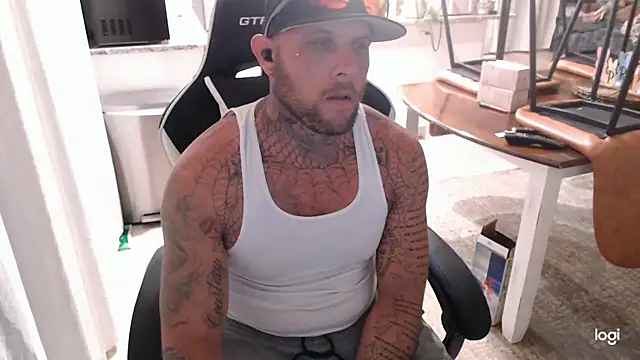 SecretsNextDoor online show from 20, 4, 2026