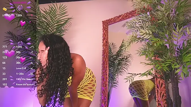 SoyJuliana 19 online show from 19, 4, 2026