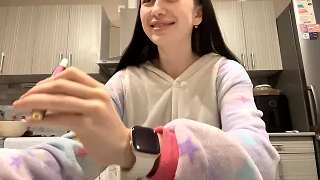 LaraDraggoo online show from 11, 3, 2026