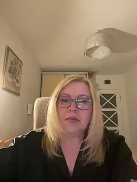 JanieLight53 online show from 14, 4, 2026