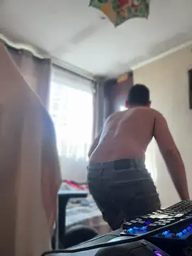 Snapshot of Cr1sXPorn chatting on 24, 4, 2026 Cr1sXPorn online show from 24, 4, 2026