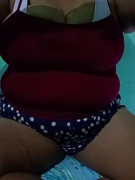 latina bigtitss online show from 15, 3, 2026