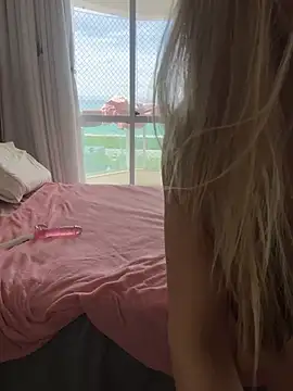 loirahot  online show from 10, 3, 2026