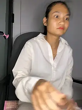 -Lilyn- online show from 4, 4, 2026