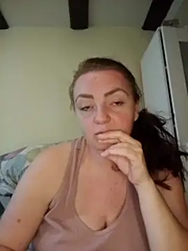 Bella-Monroe online show from 3, 5, 2026