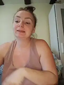 Bella-Monroe online show from 4, 5, 2026