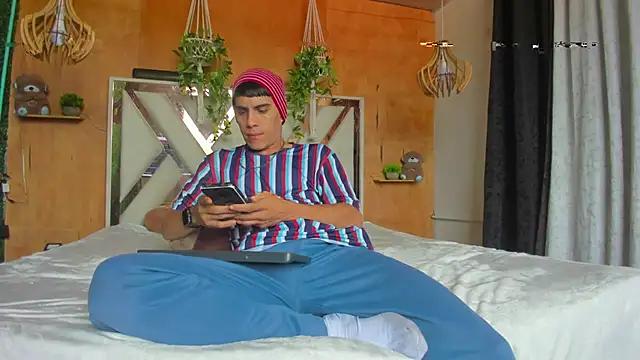 Adrian fire online show from 25, 3, 2026