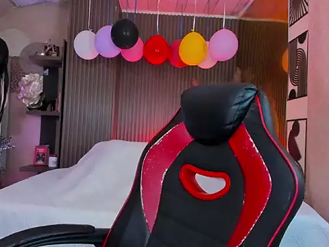 ZaraLuciana online show from 20, 4, 2026