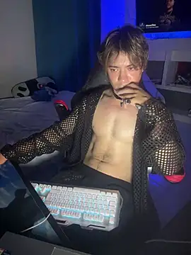 Snapshot of AngelLatinBoy chatting on 1, 4, 2026 AngelLatinBoy online show from 1, 4, 2026