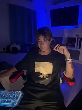 Snapshot of AngelLatinBoy chatting on 3, 4, 2026 AngelLatinBoy online show from 3, 4, 2026