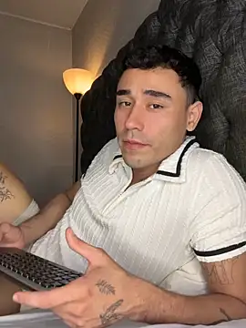 Adam Grey online show from 25, 4, 2026