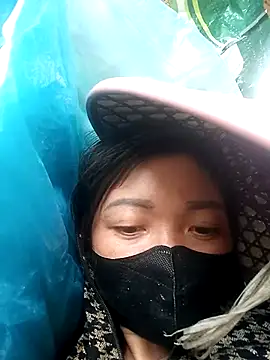 Snapshot of Bling-pusy chatting on 4, 5, 2026 Bling-pusy online show from 4, 5, 2026