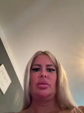 anna kournikova online show from 7, 4, 2026