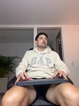 TroyeSavage online show from 2, 4, 2026