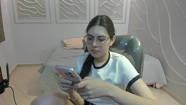 Snapshot of Cloebennet013 chatting on 27, 7, 2026 Cloebennet013 online show from 27, 7, 2026