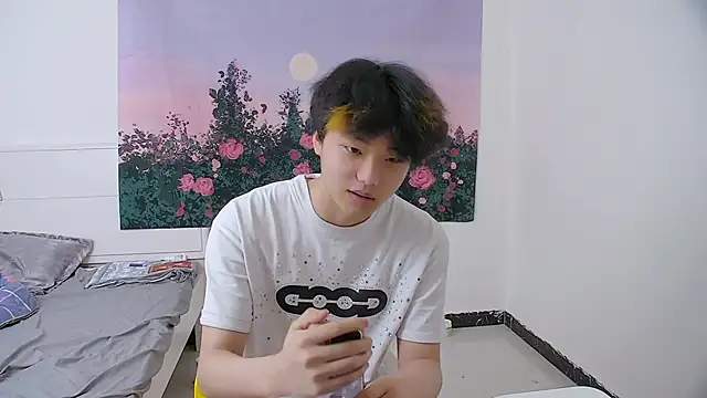 icecream-002 online show from 14, 4, 2026